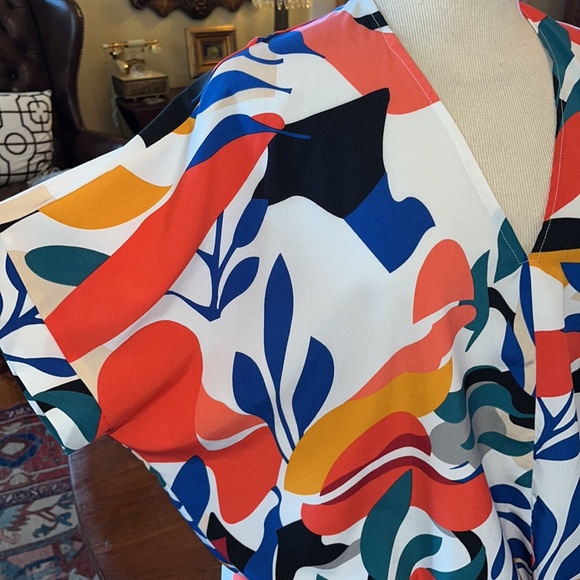 Jodifl Colorful Flowy top - Picture 4 of 9